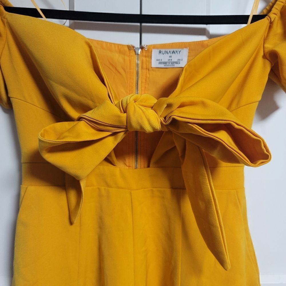 Runaway tie front romper  - Picture 12 of 15